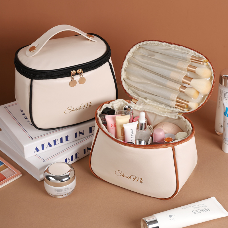 Duża podróżna torba na kosmety – Skincare D'Alba recenzja i cena